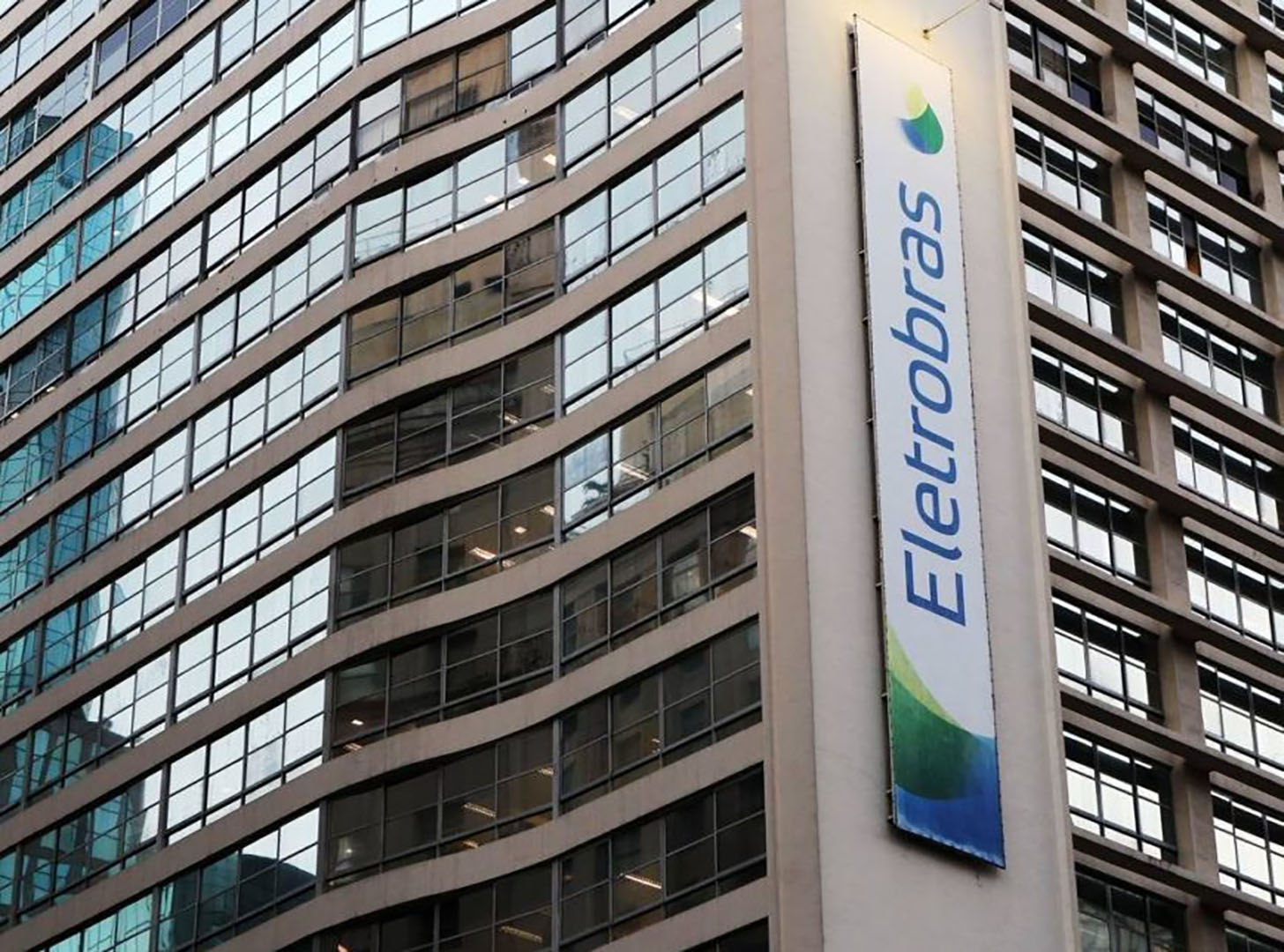 Eletrobras aprova acordo com governo e confirma dividendos extraordinários