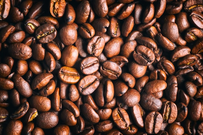 Após 4 meses seguidos de altas e recordes, preço do café cai em março