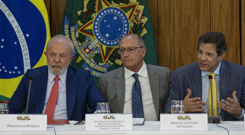 Governo Lula acusa EUA de violarem regras da OMC com ‘tarifaço’