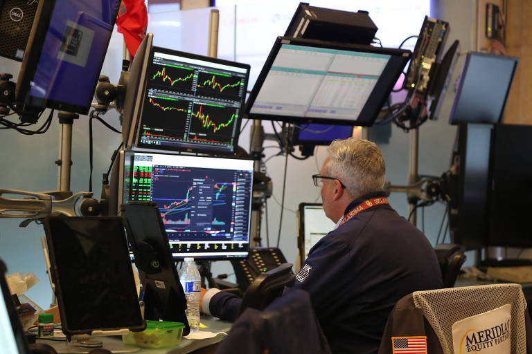 Notícia falsa fez Bolsa americana se valorizar em mais de US$ 3 tri e depois voltar a cair