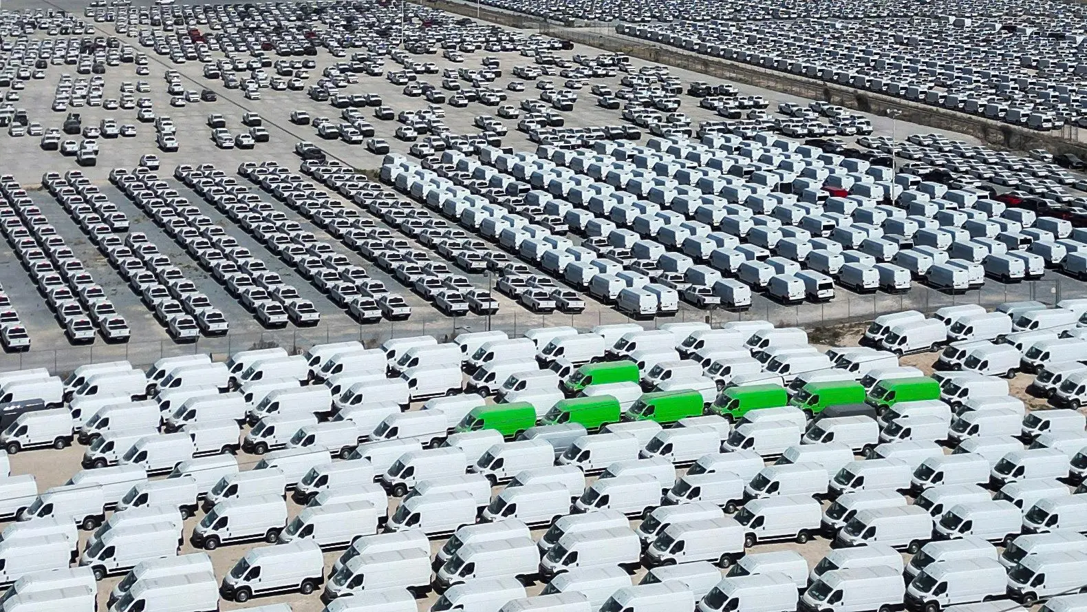 Tarifas de Trump já estão reduzindo as importações de carros e desativando fábricas