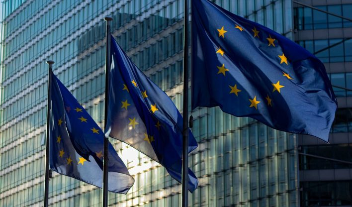 União Europeia aprova tarifas retaliatórias contra EUA a partir de 15 de abril