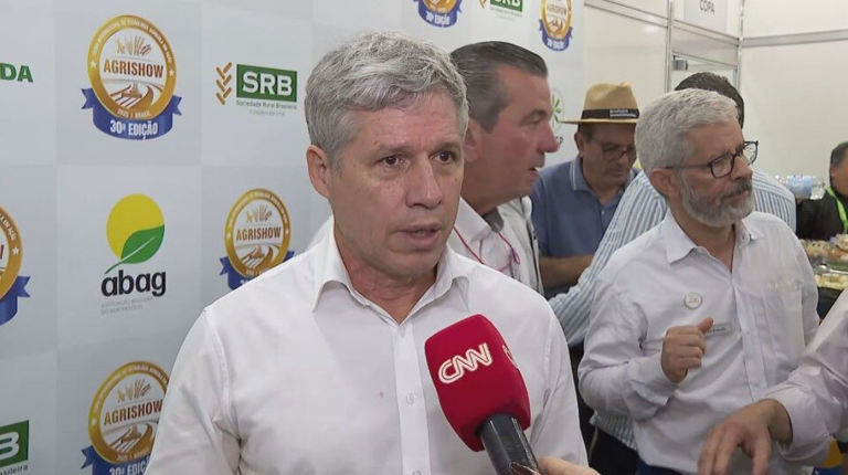 Agricultura do Brasil é saída para países em guerra tarifária, diz ministro