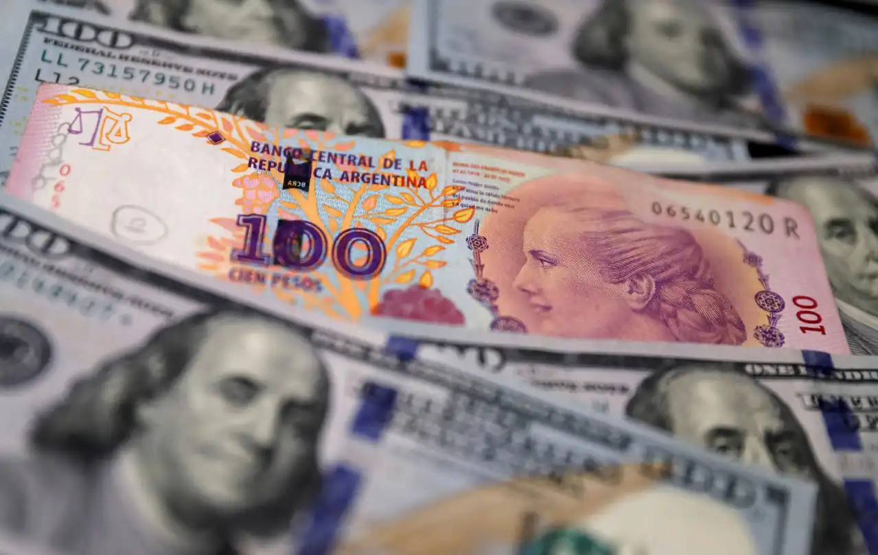 Argentina Libera Uso de Dólares Sem Declarar Origem Prévia