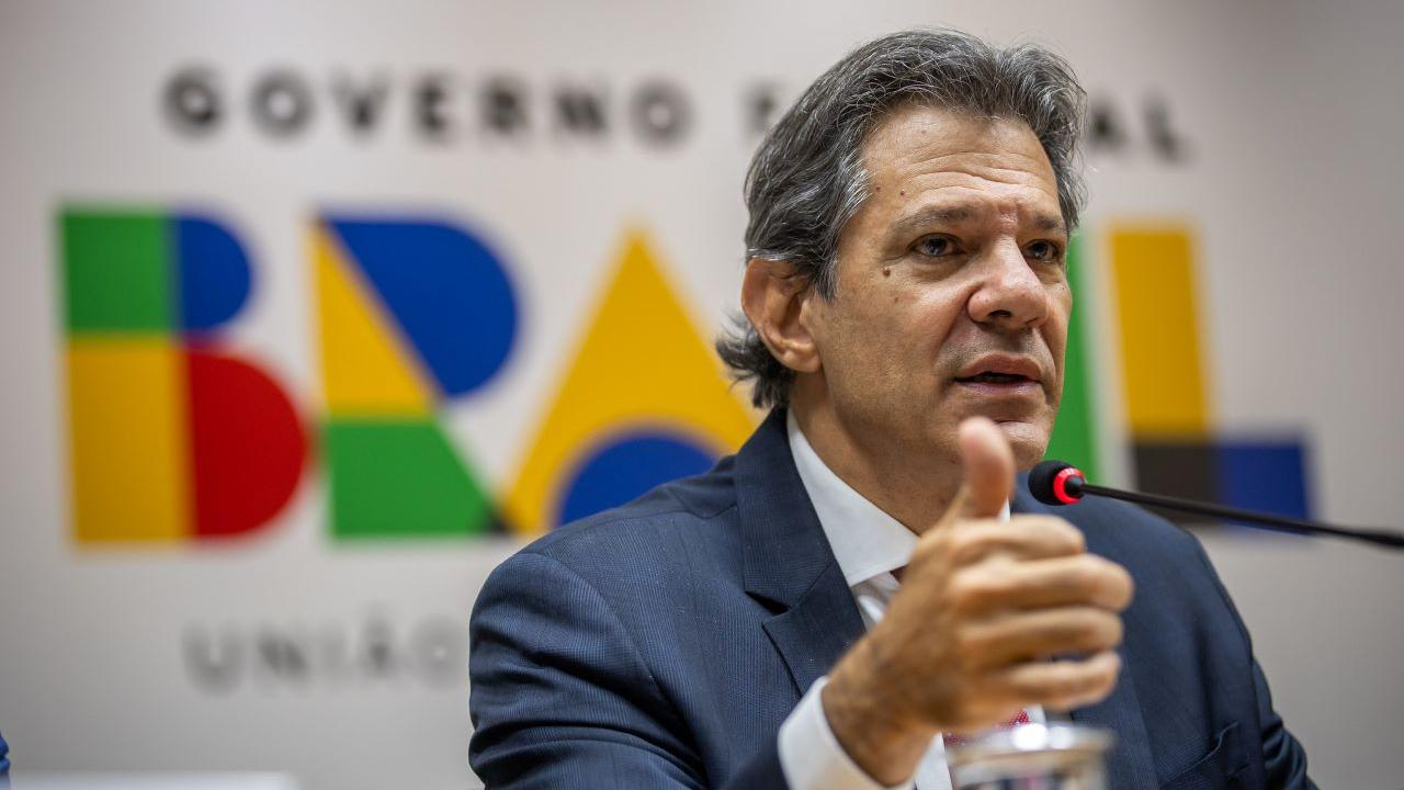 Alta do IOF: governo tem até o fim da semana para decidir como vai compensar recuo, diz Haddad