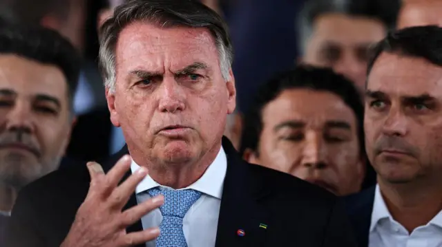 Aliados de Bolsonaro esperam sanção de Trump a Moraes em 10 dias, diz jornal