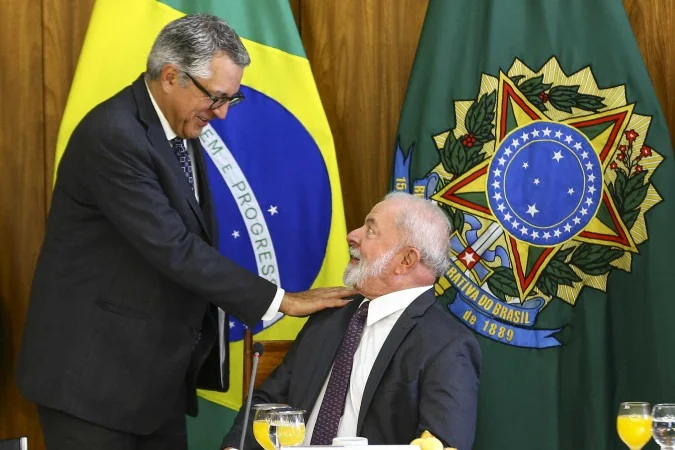 Governo federal relança programa para reduzir filas do SUS