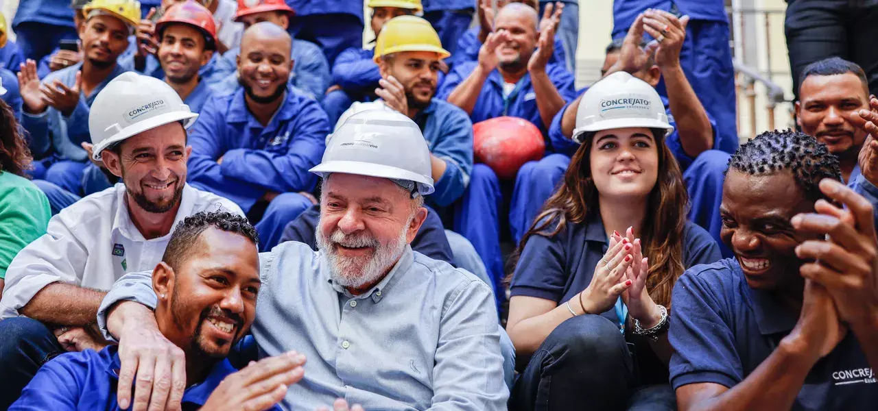 Com Lula no poder, informalidade cai ao menor nível desde a pandemia