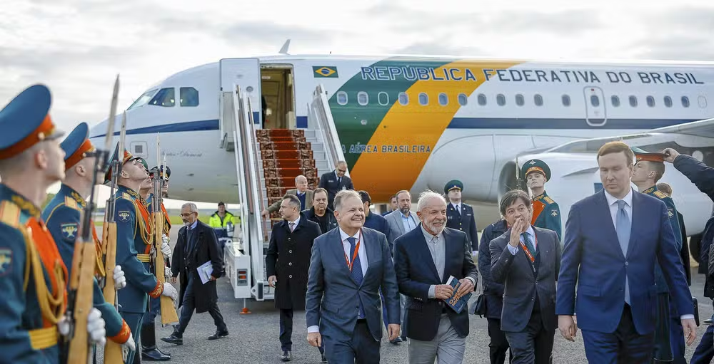 Lula janta com Putin nesta quinta e participa de comemoração dos 80 anos da vitória contra os nazistas na sexta