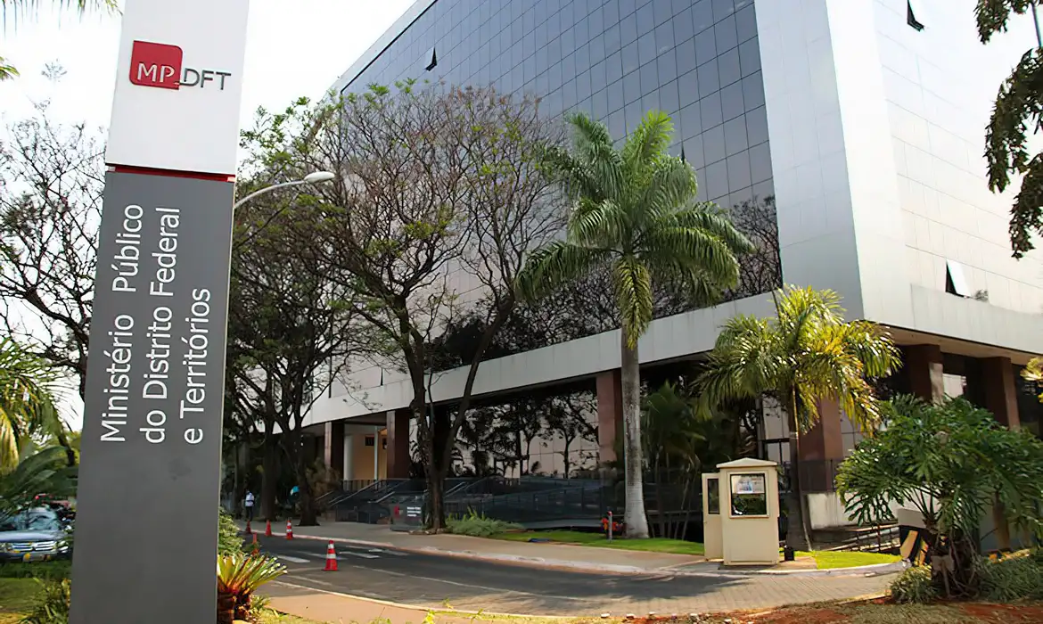 MPDFT pede suspensão da compra do Banco Master pelo BRB