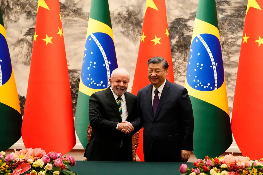 Em Pequim, governo Lula anuncia R$ 27 bilhões de investimentos da China no Brasil