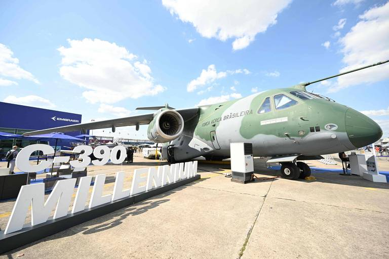 Embraer e Portugal firmam contrato para compra de 11 aviões KC-390