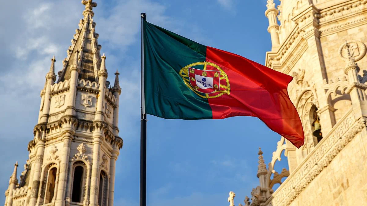 Mais de 5 mil brasileiros poderão ser expulsos de Portugal, diz ministro