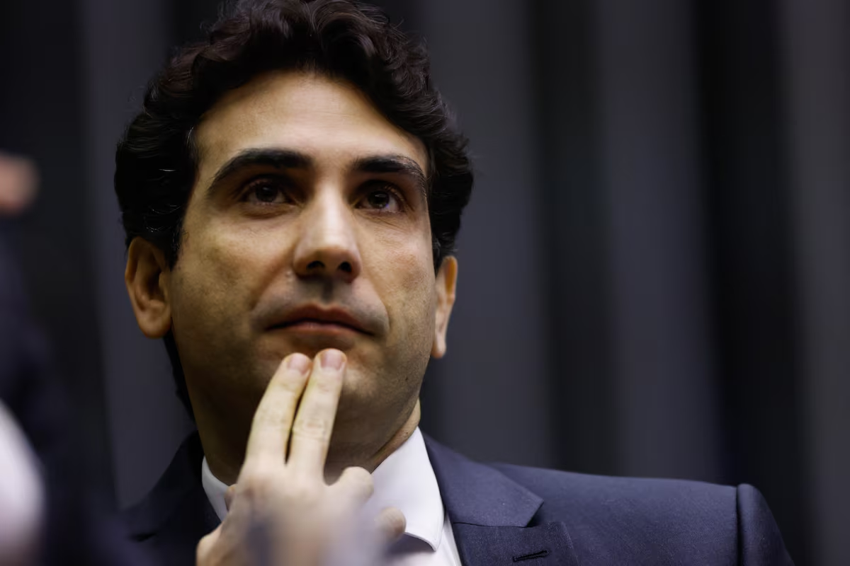 Ata do Copom Indica Desafios para Juros Baixos Até as Eleições de 2026