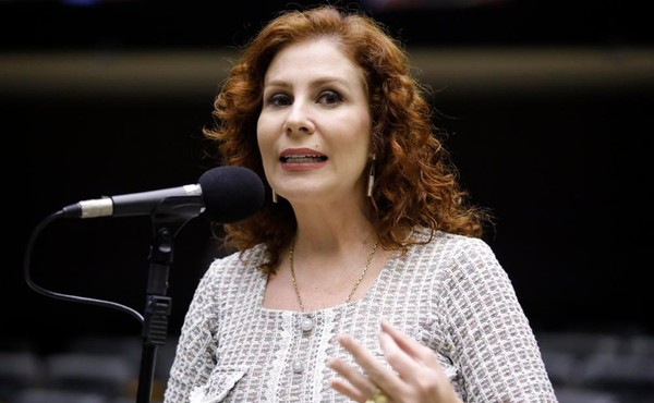 Defensoria deve pedir para STF notificar Zambelli sobre prisão por edital
