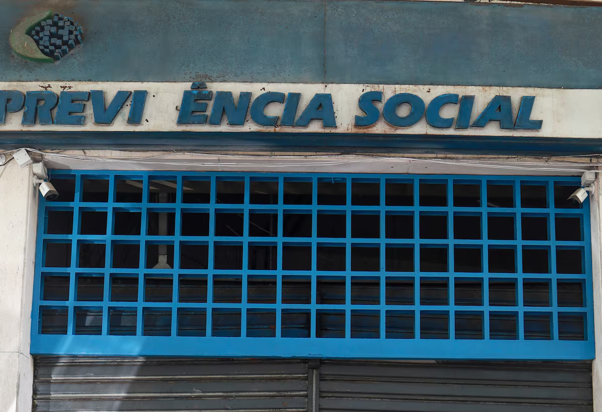 Juíza bloqueia R$ 2,8 bilhões de alvos da AGU por suspeita de descontos ilegais de aposentados
