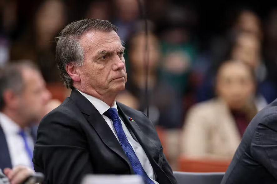 Bolsonaro de tornozeleira eletrônica: entenda motivos que embasaram medidas restritivas impostas ao ex-presidente