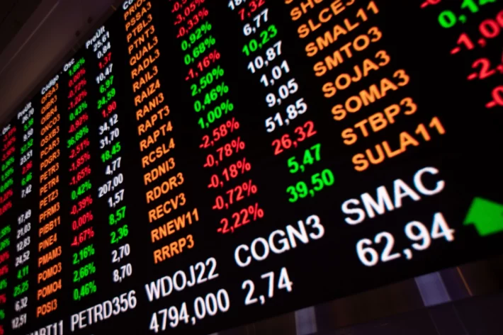 Ibovespa Futuro Indica Queda com Foco em Produção Industrial e Minério