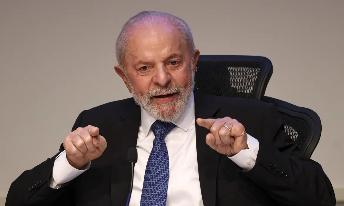 Lula anuncia uma Medida Provisória e uma linha de crédito de R$ 30 bilhões destinada a exportadores