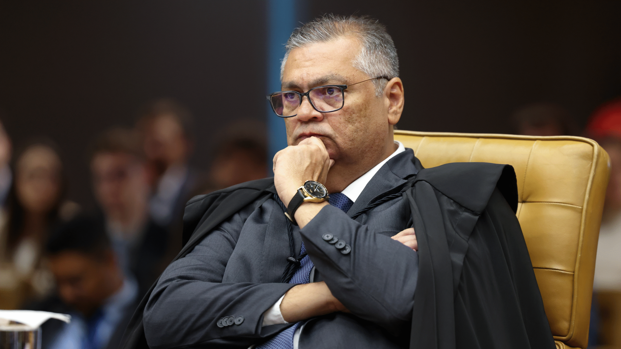 Quais são os riscos que os bancos enfrentam devido à ‘sinuca de bico’ provocada pela Lei Magnitsky e pela decisão de Dino?