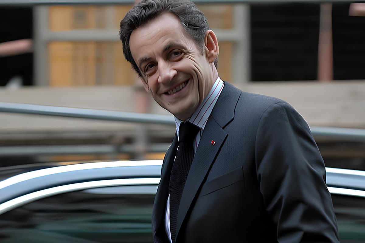 Justiça francesa condena ex-presidente Sarkozy a 5 anos de prisão em caso de financiamento ilegal líbio