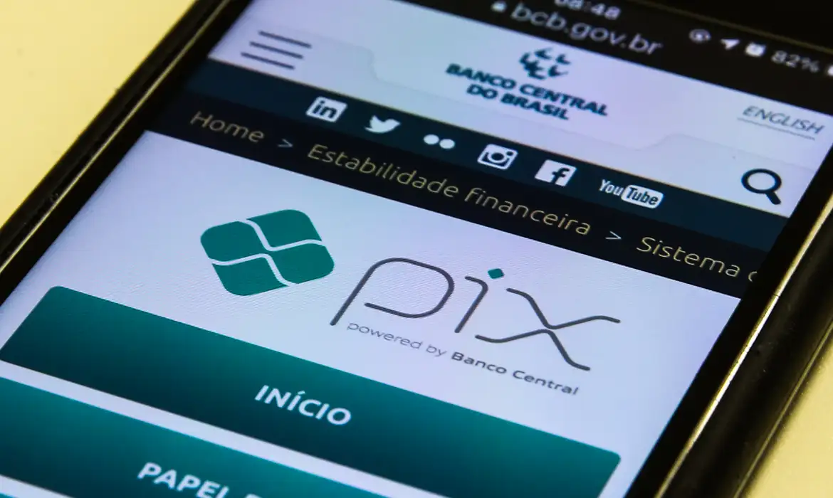 Pix terá botão para contestar fraudes a partir de 1º de outubro, diz BC
