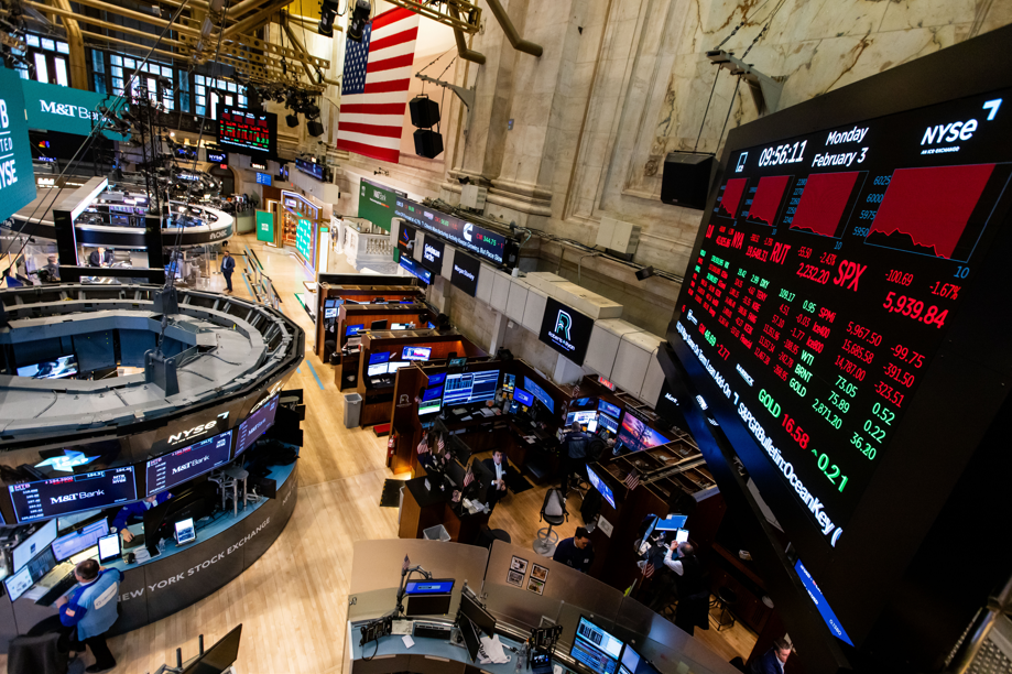 Futuros dos EUA operam estáveis após recorde do Nasdaq e antes de reunião do Fed