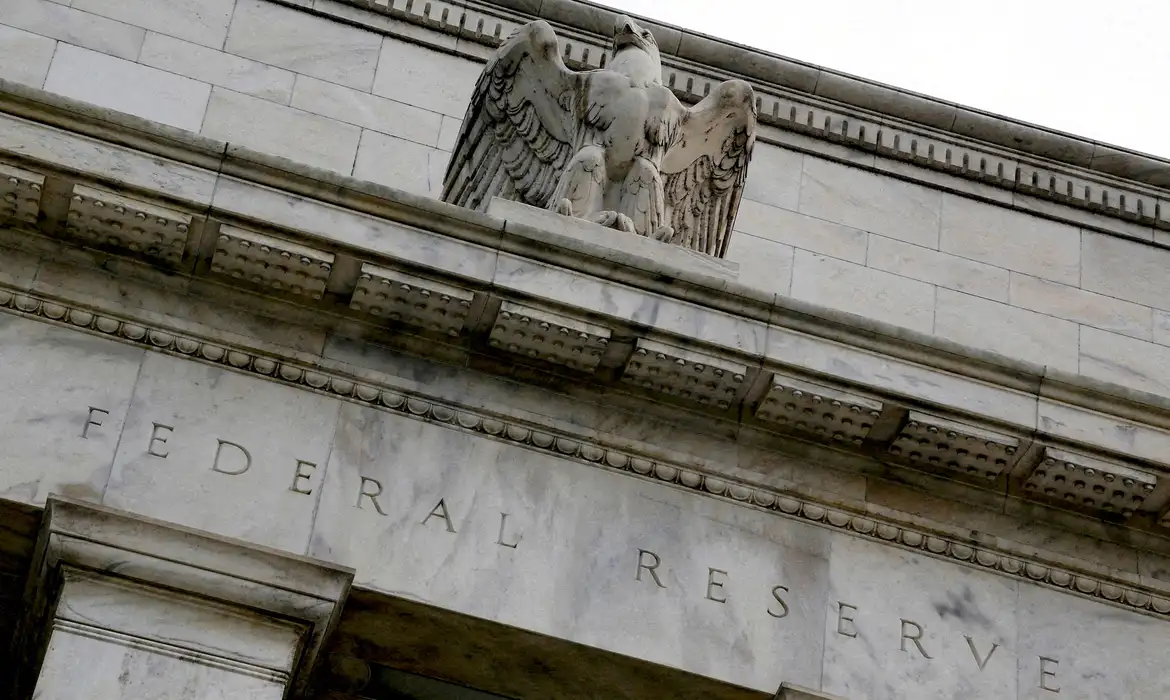 Fed corta juros nos EUA em 0,25 ponto e prevê ritmo constante de reduções