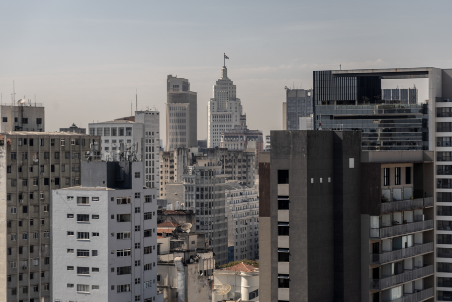 De olho na “próxima Argentina”, estrangeiros despejam recurso no Brasil e puxam Bolsa