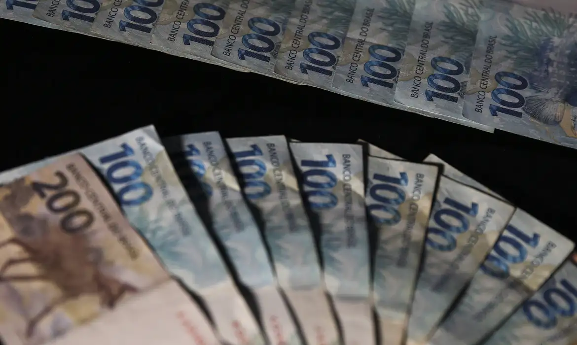 Governo federal terá que cortar R$ 27 bilhões para déficit fiscal zero