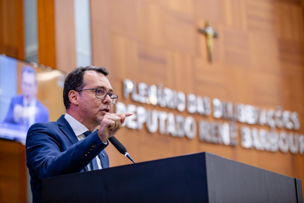 Adiada votação da MP que busca limitar custos da energia ao consumidor
