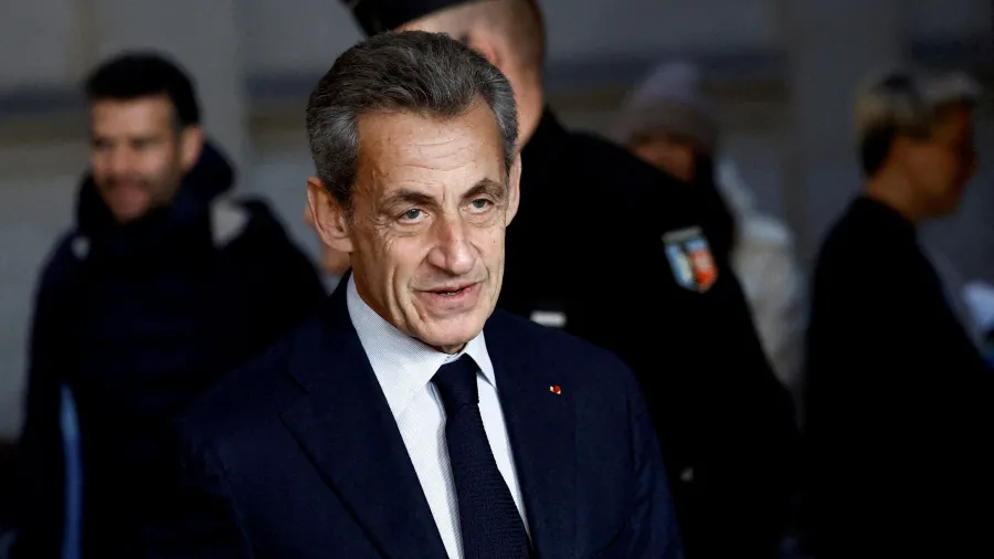 Nicolas Sarkozy é preso: o que prisão de ex-presidente francês tem a ver com ditador líbio Muammar Khadafi?