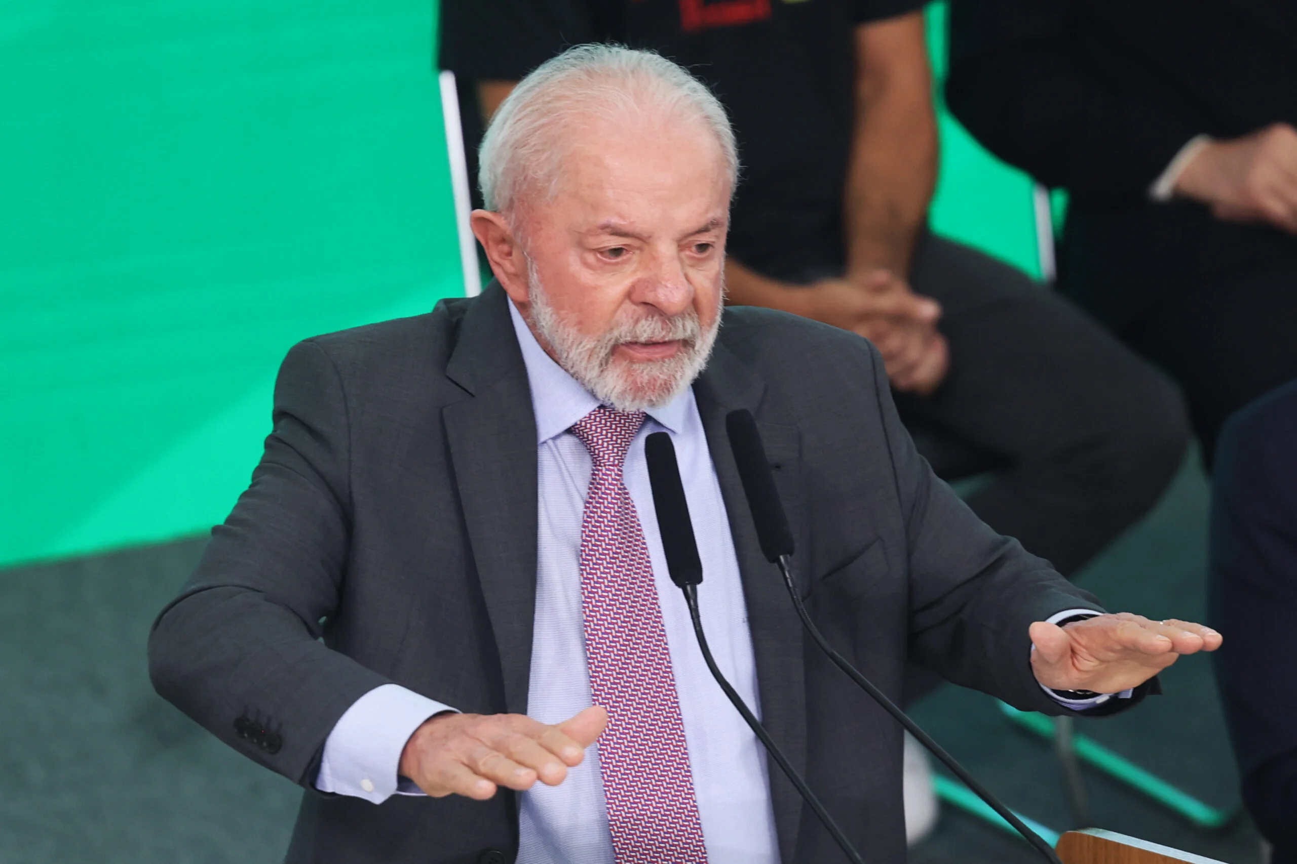 Lula desembarca na Indonésia para participar de cúpula na Ásia