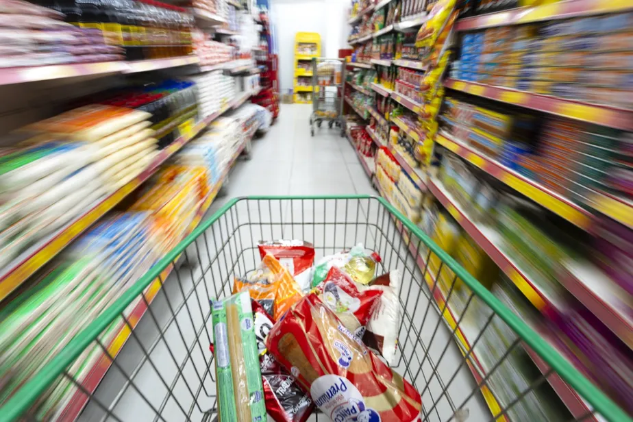 Mudança em vale-refeição deve reduzir preços nos mercados, diz Abras