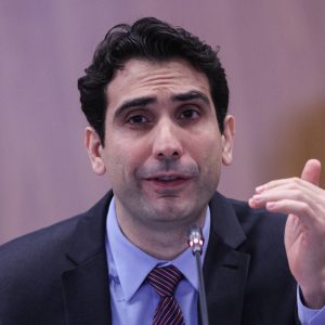 Copom Deve Manter Selic em 15% ao Ano e Suavizar Discurso Após Cenário Mais Favorável