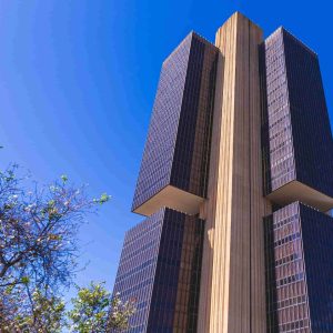 Copom deve aumentar a Selic em 0,5 ponto percentual na reunião desta quarta (07)