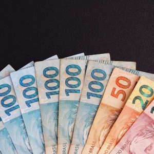 Governo emite sinal vermelho para quem tem dinheiro guardado em poupança