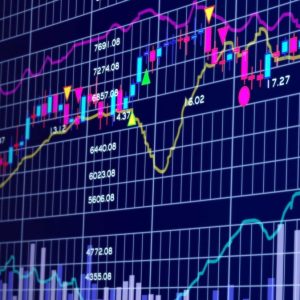 Dólar Cai a R$ 5,54, na Contramão do Exterior e Apesar de Tensões Após IOF
