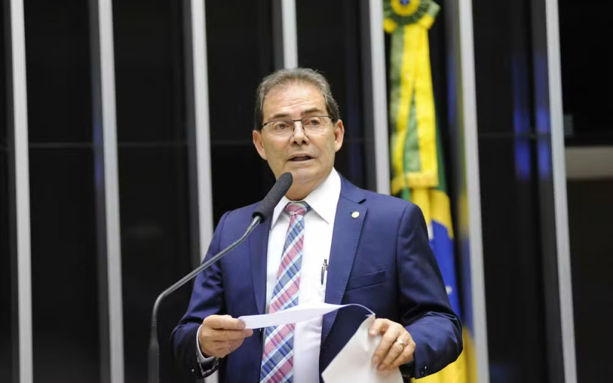 Motta escolhe Paulinho da Força como relator de projeto da anistia