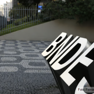 Tarifaço: Veja quais empresas podem acessar crédito do BNDES e como pedir