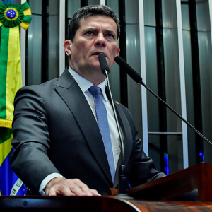 Ministro bate boca com Moro em audiência no    Senado sobre fraudes do INSS