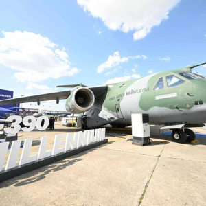Embraer e Portugal firmam contrato para compra de 11 aviões KC-390
