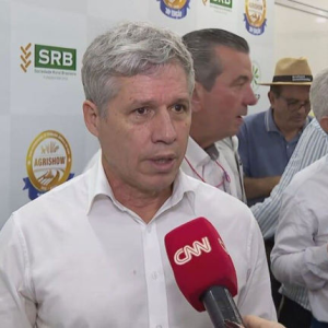 Agricultura do Brasil é saída para países em guerra tarifária, diz ministro