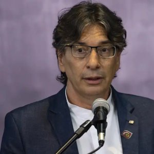 Presidente do IBGE critica trabalho autônomo e diz que capitalismo sofre “agonia”