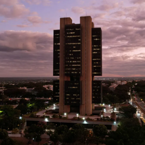 IBC-Br sobe mais que o esperado em março e fecha 1º tri com expansão de 1,3%, diz BC