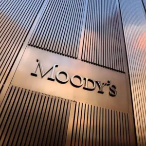 Moody’s rebaixa classificações de grandes bancos americanos após cortar nota dos EUA