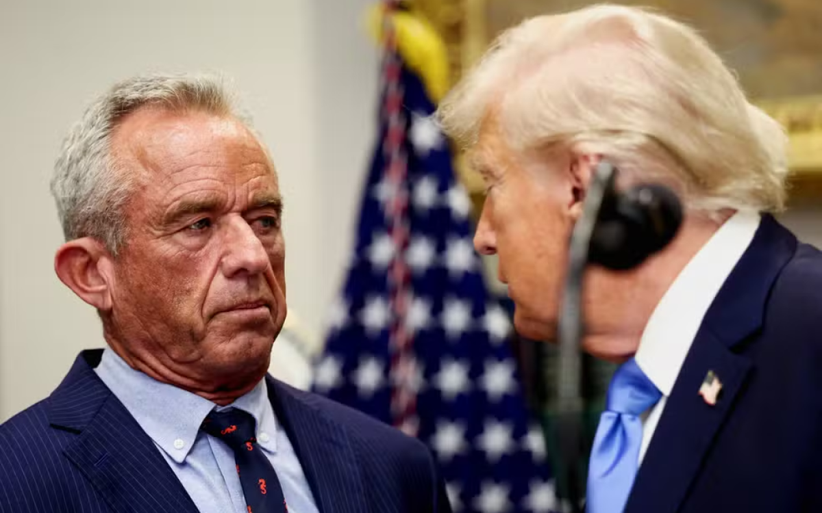 Afirmação de Trump de que Tylenol causa autismo é nova mentira estimulada por Robert F. Kennedy Jr.