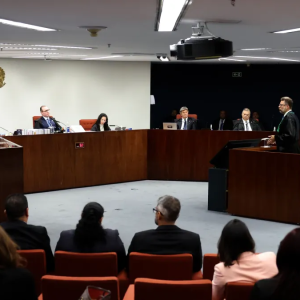 Ministros quebram praxe ao assistir a depoimentos do plano de golpe
