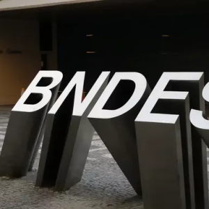 BNDES Retoma Investimentos Estratégicos, Impulsionando a Indústria Brasileira