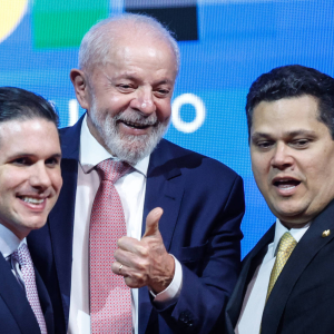 Lula vai ligar para Alcolumbre e Motta para retomar diálogo; equipe presidencial quer judicializar derrota